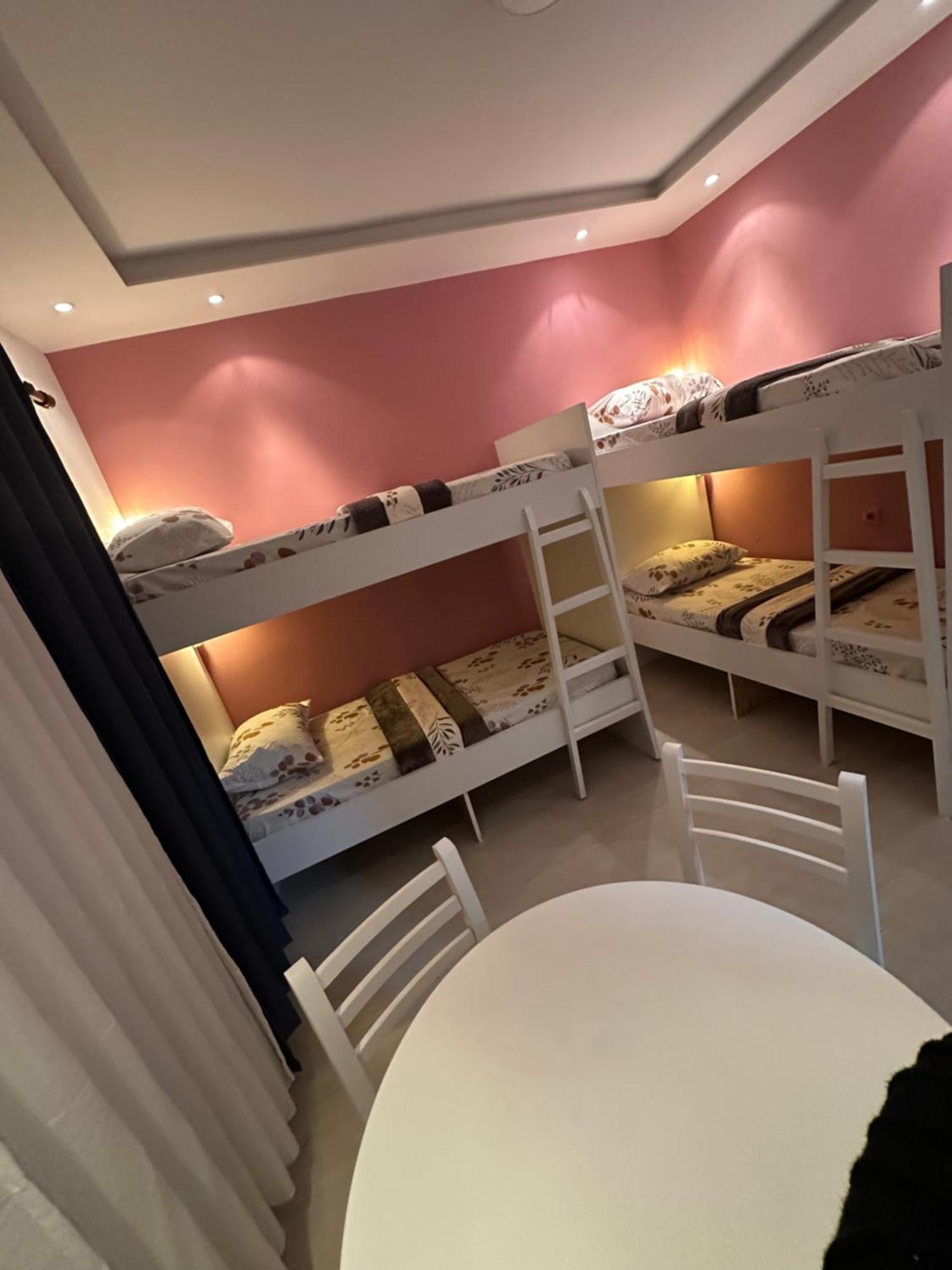 Hostel Blloku Vibes Tirana